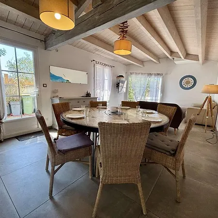 Maison Familiale Au Coeur De Saint-denis-d'oleron, Jardin Clos, Proche - Fr-1-246a-372 Feriehus