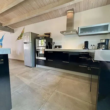 Maison Familiale Au Coeur De Saint-denis-d'oleron, Jardin Clos, Proche Saint-Denis-dʼOléron