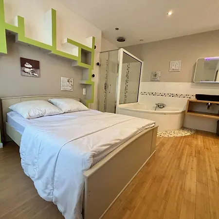 Maison Familiale Au Coeur De Saint-denis-d'oleron, Jardin Clos, Proche * Saint-Denis-dʼOléron