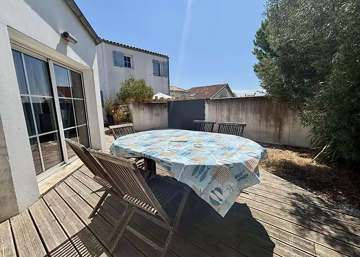 Maison Familiale Au Coeur De Saint-denis-d'oleron, Jardin Clos, Proche - Fr-1-246a-372