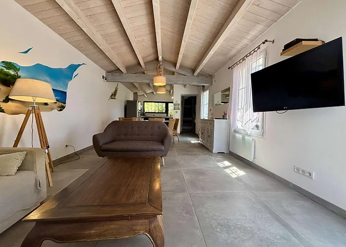 Maison Familiale Au Coeur De Saint-denis-d'oleron, Jardin Clos, Proche - Fr-1-246a-372 *