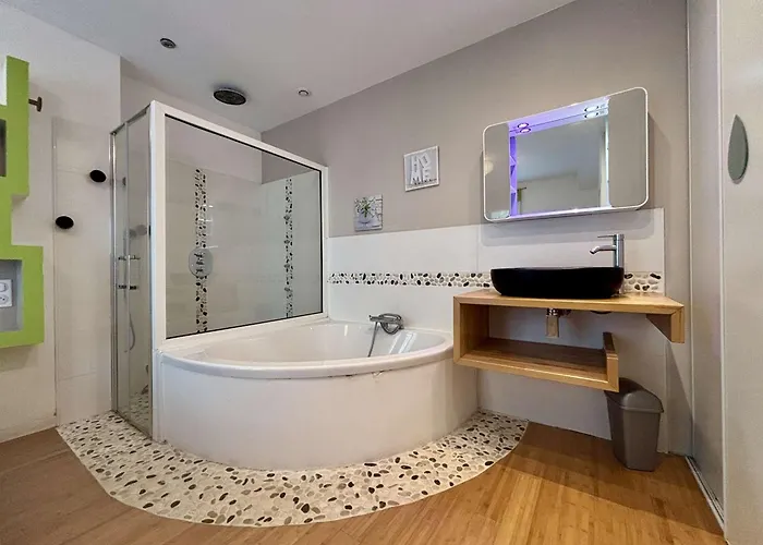 Maison Familiale Au Coeur De Saint-denis-d'oleron, Jardin Clos, Proche - Fr-1-246a-372